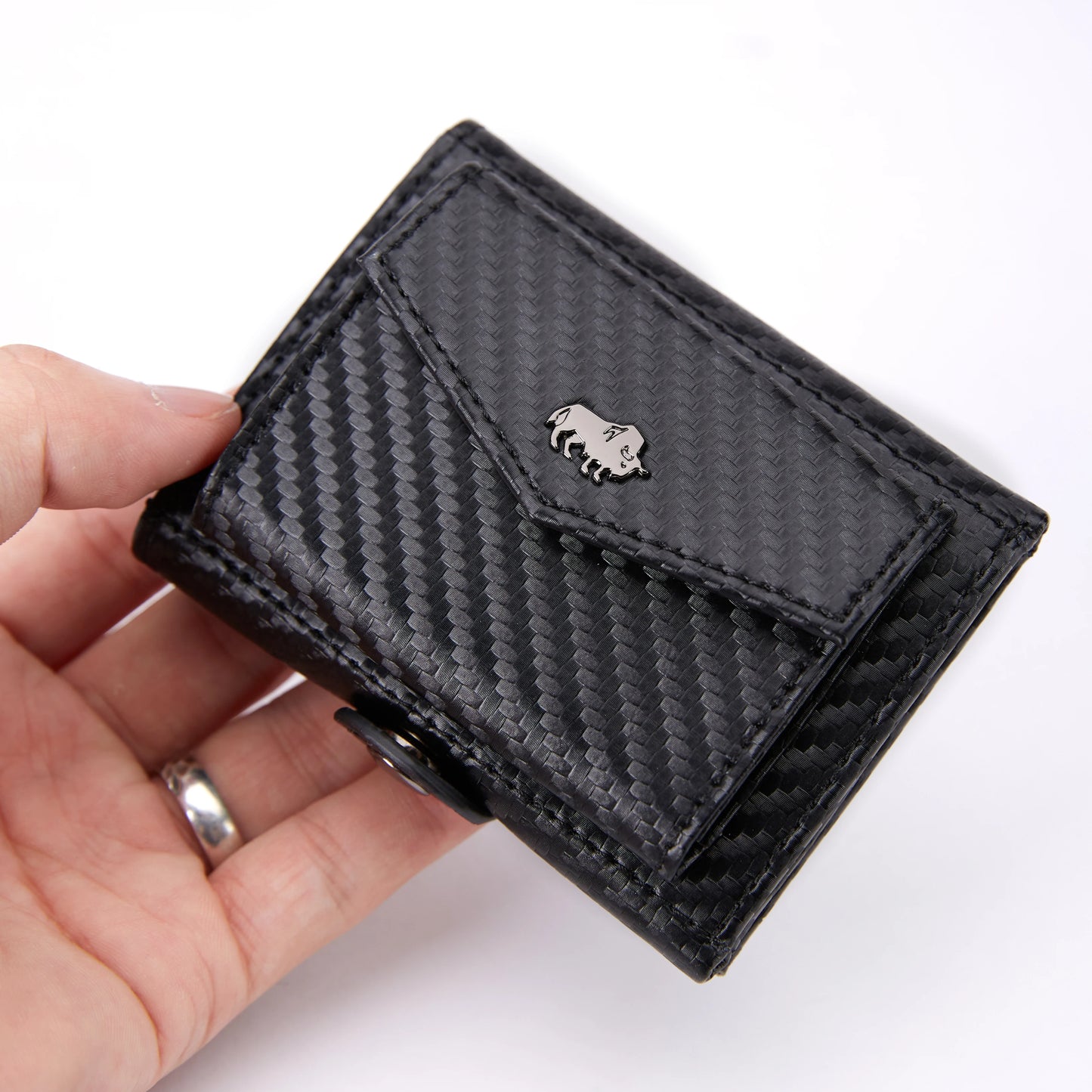 BISON DENIM Men Genuine Leather Short Slim Wallet With RFID Blocking Carbon Fiber
